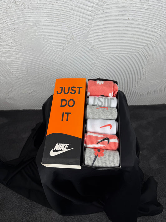 Nike Kutulu 6’lı Çorap